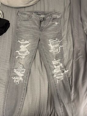 American Eagle Outfitters Light Gray Distressed Skinny Jeans
